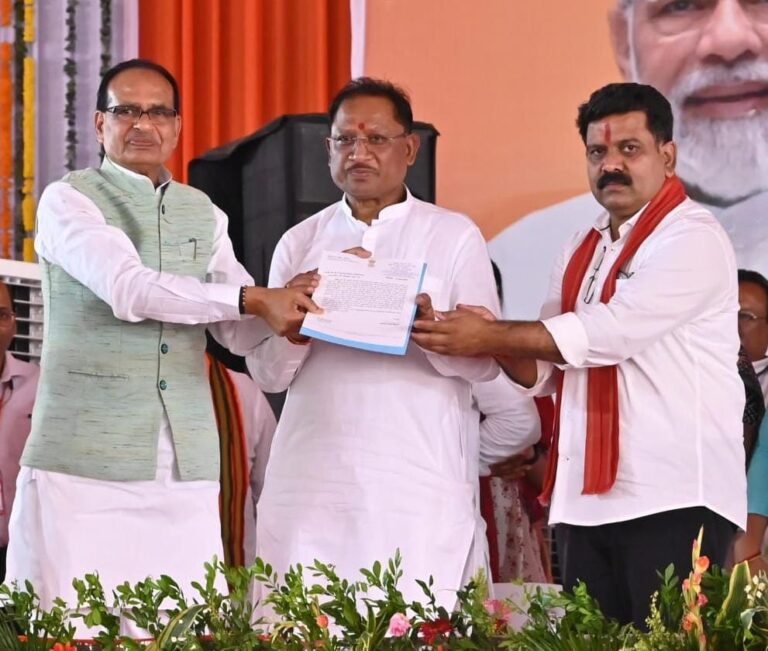 छत्तीसगढ़ में “मोर आवास मोर अधिकार” कार्यक्रम: 51 हजार परिवारों का गृह प्रवेश, 3 लाख 700 नए आवास स्वीकृत….