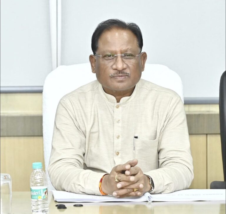 प्रदेश में किसानों को सतत खाद आपूर्ति सुनिश्चित करने के लिए मुख्यमंत्री विष्णुदेव साय के कड़े निर्देश, खरीफ सीजन की तैयारी: खाद और बीज की उपलब्धता को लेकर उच्च स्तरीय समीक्षा बैठक…..