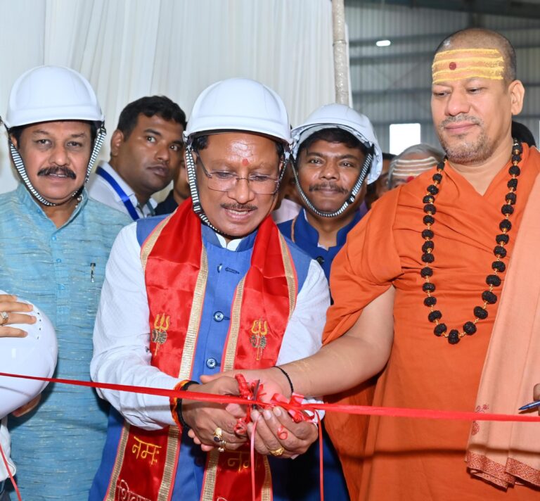 छत्तीसगढ़ में ऐतिहासिक पहल: मुख्यमंत्री विष्णु देव साय ने किया आधुनिक आयुर्वेदिक प्रसंस्करण इकाई का लोकार्पण, ‘फॉरेस्ट टू फार्मेसी’ मॉडल के तहत मध्य भारत की सबसे बड़ी आयुर्वेदिक इकाई शुरू, 2,000 लोगों को मिलेगा रोजगार…..