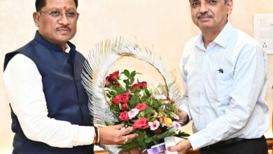 मुख्यमंत्री श्री साय से भारत सरकार में भूमि संसाधन सचिव ने की सौजन्य भेंट, भू-अभिलेख सुधार, डिजिटल सर्वे और राजस्व न्यायालयों में मामलों के त्वरित निराकरण को लेकर हुई विस्तृत चर्चा…..