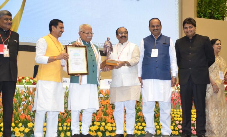 छत्तीसगढ़ ने स्वच्छता के राष्ट्रीय मंच पर लहराया परचम: बिल्हा देश का सबसे स्वच्छ शहर, बिलासपुर और कुम्हारी ने भी रचा इतिहास.. छत्तीसगढ़ ने स्वच्छता के राष्ट्रीय मंच पर लहराया परचम: बिल्हा देश का सबसे स्वच्छ शहर, बिलासपुर और कुम्हारी ने भी रचा इतिहास..