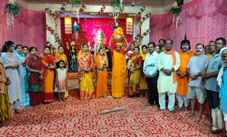 जशपुर जिले के बगीचा में 108 कुंडीय गायत्री महायज्ञ की भव्य तैयारियां शुरू, शक्ति कलश का हुआ भव्य स्वागत….. जशपुर जिले के बगीचा में 108 कुंडीय गायत्री महायज्ञ की भव्य तैयारियां शुरू, शक्ति कलश का हुआ भव्य स्वागत…..
