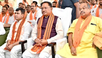 प्लास्टिक कचरे के बदले भोजन देने वाली अनोखी पहल ‘गार्बेज कैफे’ को देशभर में मिली पहचान, प्रधानमंत्री ने ‘मन की बात’ में कहा – नगर निगम अंबिकापुर के प्लास्टिक मुक्त संकल्प से बदली शहर की तस्वीर, ‘मन की बात’ में छत्तीसगढ़ के नवाचारों और माओवाद उन्मूलन के संकल्प का उल्लेख प्रदेशवासियों के लिए गौरव की बात : मुख्यमंत्री श्री साय, प्रधानमंत्री ने छत्तीसगढ़ के माओवाद प्रभावित इलाके में देशी श्वान की उपलब्धि का किया जिक्र – विस्फोटक का पता लगाकर की जवानों की सुरक्षा…..