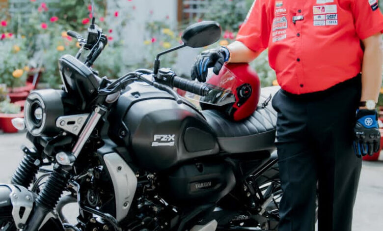 मुख्यमंत्री विष्णुदेव साय ने स्वयं बाइक चलाकर युवाओं को दिया सुरक्षित ड्राइविंग का संदेश, रजत जयंती वर्ष के अवसर पर रायपुर में होगा एमआरएफ नेशनल सुपरक्रॉस चैम्पियनशिप 2025 का भव्य आयोजन…..