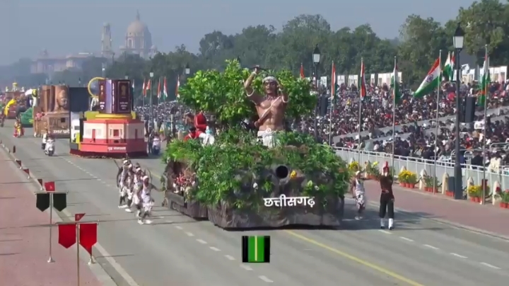 कर्तव्य पथ पर गूंजा छत्तीसगढ़ के जनजातीय शौर्य का इतिहास: देश के पहले जनजातीय डिजिटल संग्रहालय की भव्य झांकी बनी आकर्षण का केंद्र…..