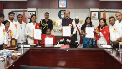 राज्यपाल रमेन डेका ने ब्रेल पुस्तक और ऑडियो बुक्स का किया विमोचन…..