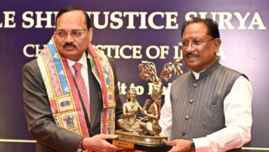 मुख्यमंत्री विष्णुदेव साय ने भारत के मुख्य न्यायाधीश न्यायमूर्ति सूर्यकांत का किया आत्मीय स्वागत….