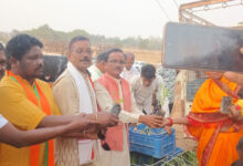 मुख्यमंत्री साय के जन्मदिवस पर पादप बोर्ड द्वारा 2100 औषधीय पौधों का वितरण….