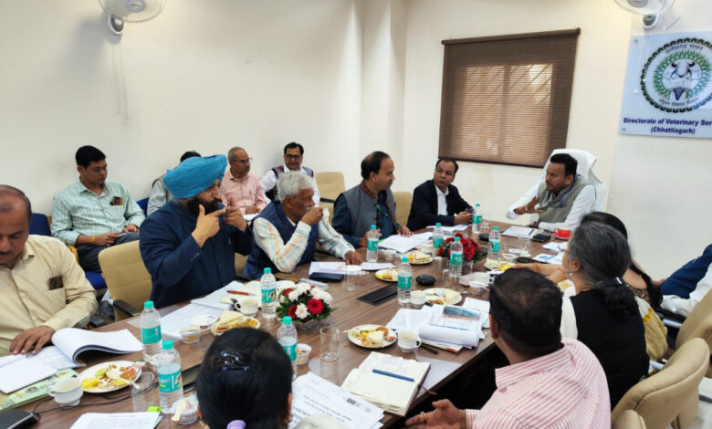 पशुपालन योजनाओं की मॉनिटरिंग के लिए छत्तीसगढ़ पहुंचे केंद्रीय दल- दुर्ग, बालोद और बेमेतरा में  राष्ट्रीय गोकुल मिशन सहित  अन्य चार योजनाएं जांच के दायरे में….