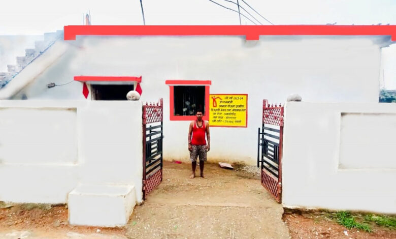 प्रधानमंत्री सूर्यघर मुफ्त बिजली योजना से रोशन हुआ मनोज साहू का घर….