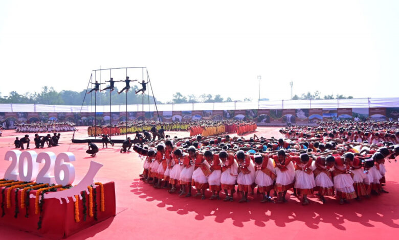 अबूझमाड़ का गौरव: मल्लखंब के नन्हे वीरों ने राष्ट्रपति के समक्ष दिखाई अद्भुत कला- राष्ट्रपति श्रीमती मुर्मु ने की प्रशंसा, ताली बजाकर हौसला बढ़ाया…. अबूझमाड़ का गौरव: मल्लखंब के नन्हे वीरों ने राष्ट्रपति के समक्ष दिखाई अद्भुत कला- राष्ट्रपति श्रीमती मुर्मु ने की प्रशंसा, ताली बजाकर हौसला बढ़ाया….