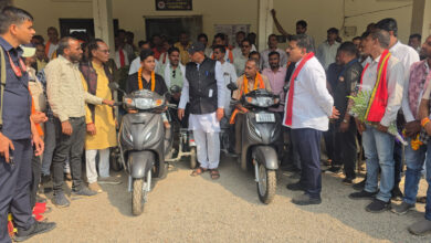 उपमुख्यमंत्री विजय शर्मा की तत्परता से दो दिव्यांगों को मिली स्कूटी, चेहरे पर लौटी मुस्कान….