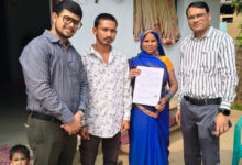 श्रम विभाग द्वारा घर पहुँच दिलाया जा रहा योजना का लाभ…..