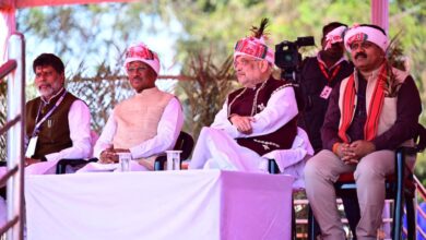 स्कूली बच्चों की प्रस्तुति से प्रभावित हुए केंद्रीय गृहमंत्री अमित शाह, ताली बजाकर बढ़ाया उत्साह…’ऐसा जादू है मेरे बस्तर में’ गीत पर बच्चों की प्रस्तुति ने बांधा समा…