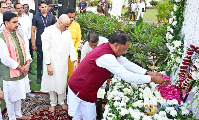 मुख्यमंत्री विष्णुदेव साय ने श्रीमती कुसुम सिन्हा को दी श्रद्धांजलि….