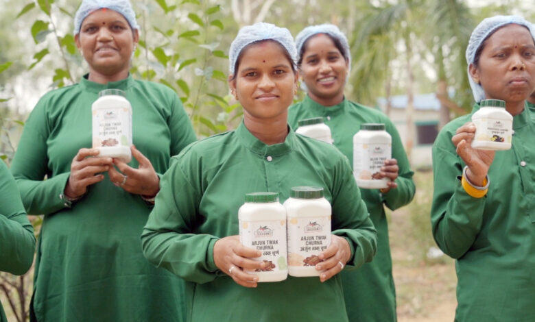एलोवेरा आधारित पर्सनल केयर उत्पादों से पहचान बना रहा दुगली का वन धन विकास केंद्र…. एलोवेरा आधारित पर्सनल केयर उत्पादों से पहचान बना रहा दुगली का वन धन विकास केंद्र….