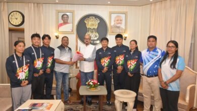 असम के तैराकों ने राज्यपाल डेका से की सौजन्य भेंट, 9 पदक जीतकर बने फर्स्ट रनर-अप….