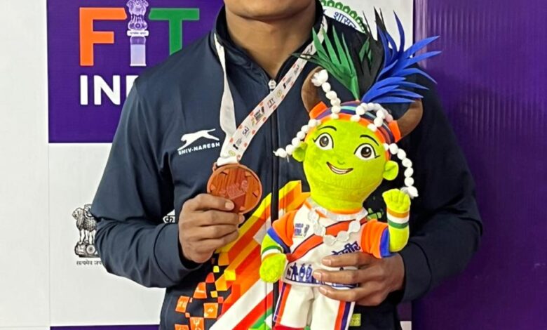 खेलो इंडिया ट्राइबल गेम्स: संघर्षों की भट्ठी में तपकर सोना बने झारखंड के अंजित मुंडा, कुश्ती में जीता गोल्ड मेडल…. खेलो इंडिया ट्राइबल गेम्स: संघर्षों की भट्ठी में तपकर सोना बने झारखंड के अंजित मुंडा, कुश्ती में जीता गोल्ड मेडल….