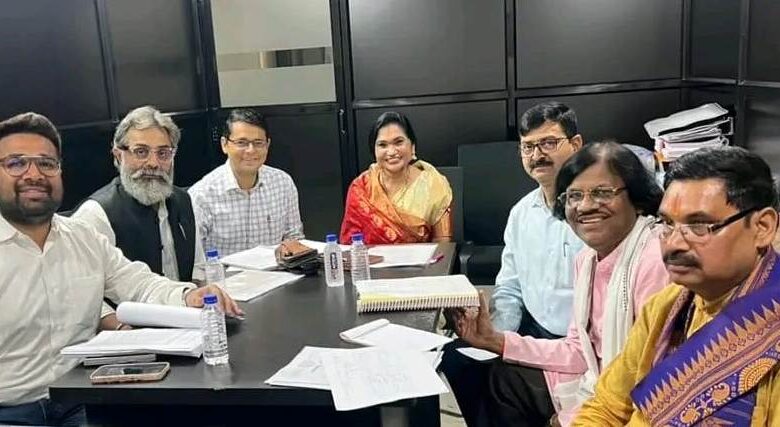 छत्तीसगढ़ में फिल्म निर्माण को मिलेगी नई दिशा: स्क्रिप्ट समिति गठन हेतु महत्वपूर्ण बैठक, कला-संस्कृति और सिनेमा के समन्वय पर जोर…. छत्तीसगढ़ में फिल्म निर्माण को मिलेगी नई दिशा: स्क्रिप्ट समिति गठन हेतु महत्वपूर्ण बैठक, कला-संस्कृति और सिनेमा के समन्वय पर जोर….