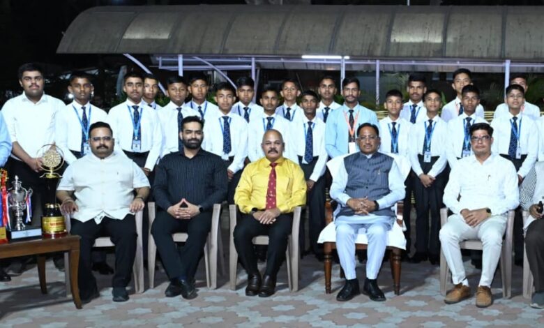 मिलिट्री पाइप बैंड प्रतियोगिता में राष्ट्रीय स्तर पर तृतीय स्थान: मुख्यमंत्री साय ने द ग्रेट इंडिया सैनिक स्कूल के छात्रों को दी बधाई और शुभकामनाएं मिलिट्री पाइप बैंड प्रतियोगिता में राष्ट्रीय स्तर पर तृतीय स्थान: मुख्यमंत्री साय ने द ग्रेट इंडिया सैनिक स्कूल के छात्रों को दी बधाई और शुभकामनाएं