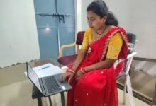 आधार से जुड़ी सेवाएं उपलब्ध करा आत्मनिर्भर बनी संगीता सिंह…..