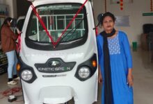 दिव्यांगता भी नहीं रोक सकी सायरा बनो का हौसला: सायरा बानो ई-रिक्शा चलाकर बनीं आत्मनिर्भरता की मिसाल….