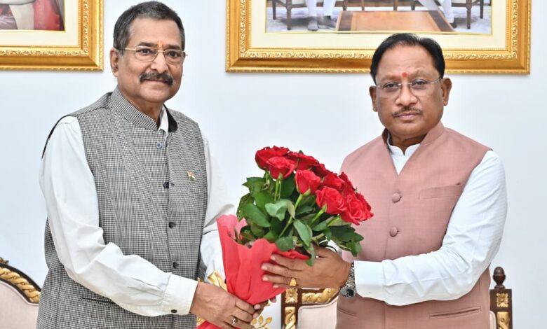 मुख्यमंत्री विष्णु देव साय से छत्तीसगढ़ राज्य पुलिस जवाबदेही प्राधिकरण के नव पदस्थ सदस्य राजीव श्रीवास्तव ने की सौजन्य भेंट…. मुख्यमंत्री विष्णु देव साय से छत्तीसगढ़ राज्य पुलिस जवाबदेही प्राधिकरण के नव पदस्थ सदस्य राजीव श्रीवास्तव ने की सौजन्य भेंट….