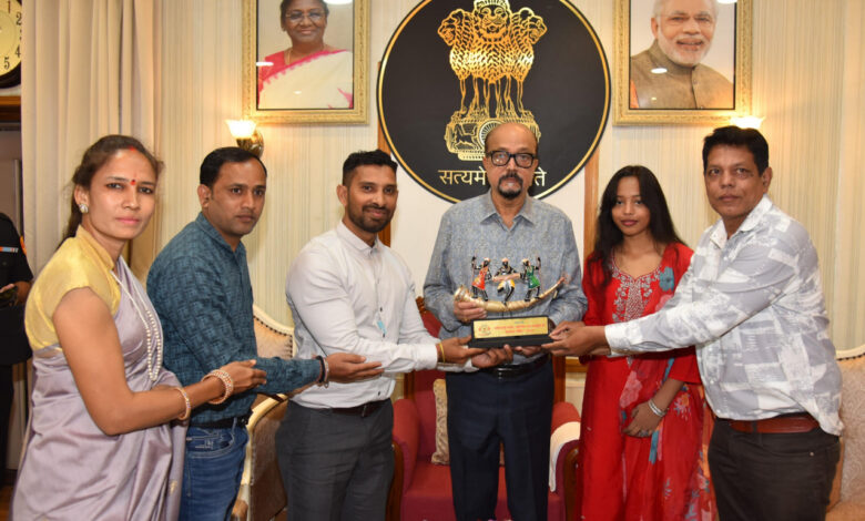 राज्यपाल रमेन डेका से रेडियो संगवारी टीम ने की सौजन्य मुलाकात…..