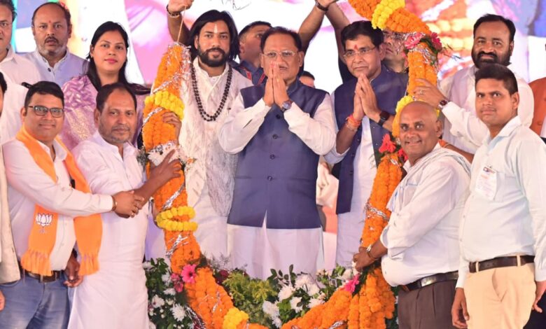 किसानों की खुशियों भरी होली के बाद अब भूमिहीन कृषि श्रमिकों की नवरात्रि भी हुई समृद्ध: मुख्यमंत्री ने दीनदयाल उपाध्याय भूमिहीन कृषि मजदूर कल्याण योजना के तहत राशि का किया अंतरण…. किसानों की खुशियों भरी होली के बाद अब भूमिहीन कृषि श्रमिकों की नवरात्रि भी हुई समृद्ध: मुख्यमंत्री ने दीनदयाल उपाध्याय भूमिहीन कृषि मजदूर कल्याण योजना के तहत राशि का किया अंतरण….