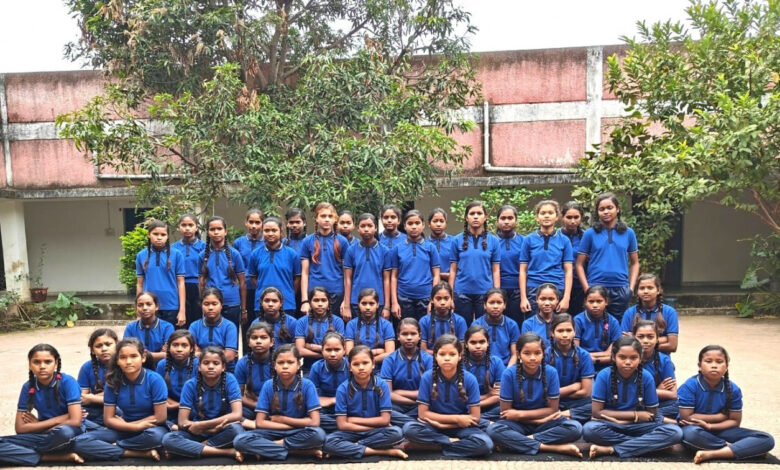 तोषगांव प्री मैट्रिक आदिवासी कन्या छात्रावास में छात्राओं को सुरक्षित आवास के साथ मिल रहा सकारात्मक वातावरण….