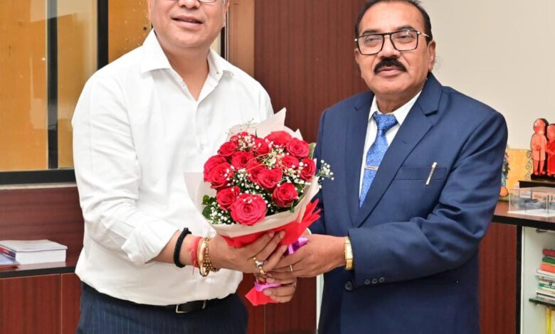 रामजीवन देवांगन ने राज्य आयुक्त दिव्यांगजन का पदभार ग्रहण किया…. रामजीवन देवांगन ने राज्य आयुक्त दिव्यांगजन का पदभार ग्रहण किया….