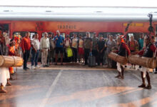 खेलो इंडिया ट्रायबल गेम्स : केरल की एथलेटिक्स टीम पहुंची जगदलपुर, पारंपरिक लोकनृत्य से हुआ भव्य स्वागत….