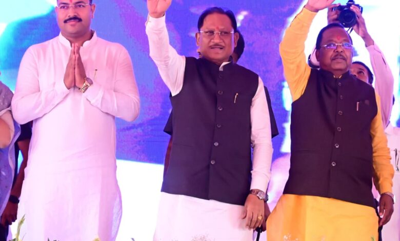 मुख्यमंत्री ने नवरात्रि की पावन बेला पर मां महामाया की धरा से सरगुजा ओलंपिक का किया शुभारंभ…. मुख्यमंत्री ने नवरात्रि की पावन बेला पर मां महामाया की धरा से सरगुजा ओलंपिक का किया शुभारंभ….