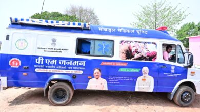 राज्यपाल रमेन डेका ने बेहराखार में पीएम जनमन अंतर्गत संचालित मोबाइल मेडिकल यूनिट का किया अवलोकन….. राज्यपाल रमेन डेका ने बेहराखार में पीएम जनमन अंतर्गत संचालित मोबाइल मेडिकल यूनिट का किया अवलोकन…..