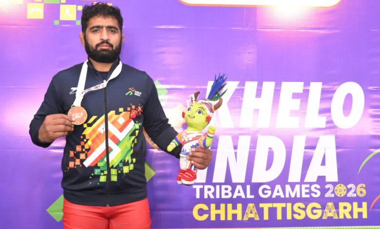 दूध बेचने से लेकर पहला करियर गोल्ड जीतने तकः जम्मू-कश्मीर के हमाम हुसैन की प्रेरणादायक कहानी….. दूध बेचने से लेकर पहला करियर गोल्ड जीतने तकः जम्मू-कश्मीर के हमाम हुसैन की प्रेरणादायक कहानी…..