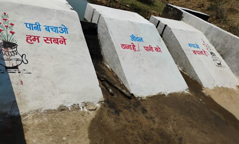 मनरेगा से पनारी नाले का जीर्णोद्धार : 1200 ग्रामीणों को पेयजल व सिंचाई का लाभ….. मनरेगा से पनारी नाले का जीर्णोद्धार : 1200 ग्रामीणों को पेयजल व सिंचाई का लाभ…..
