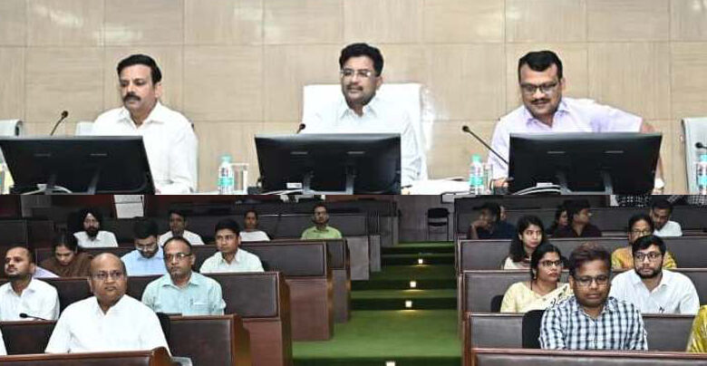 चार जिले के सहायक आयुक्त को शो-कॉज नोटिस, प्रमुख सचिव सोनमणि बोरा ने ली राज्य स्तरीय विभागीय बैठक….