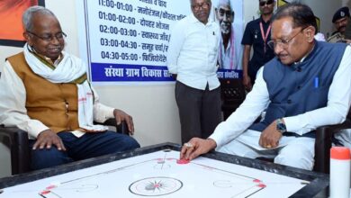 मुख्यमंत्री विष्णु देव साय ने सियान गुड़ी का किया शुभारंभ : बुजुर्गों के साथ कैरम खेलकर वरिष्ठजनों का बढ़ाया हौंसला….