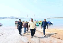 पर्यटन मंत्री राजेश अग्रवाल ने मयाली नेचर कैंप का किया निरीक्षण, पर्यटन सुविधाओं के विस्तार और बेहतर प्रबंधन के दिए निर्देश, बोटिंग का भी लिया आनंद….. पर्यटन मंत्री राजेश अग्रवाल ने मयाली नेचर कैंप का किया निरीक्षण, पर्यटन सुविधाओं के विस्तार और बेहतर प्रबंधन के दिए निर्देश, बोटिंग का भी लिया आनंद…..