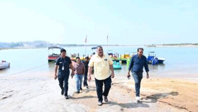 पर्यटन मंत्री राजेश अग्रवाल ने मयाली नेचर कैंप का किया निरीक्षण, पर्यटन सुविधाओं के विस्तार और बेहतर प्रबंधन के दिए निर्देश, बोटिंग का भी लिया आनंद….. पर्यटन मंत्री राजेश अग्रवाल ने मयाली नेचर कैंप का किया निरीक्षण, पर्यटन सुविधाओं के विस्तार और बेहतर प्रबंधन के दिए निर्देश, बोटिंग का भी लिया आनंद…..