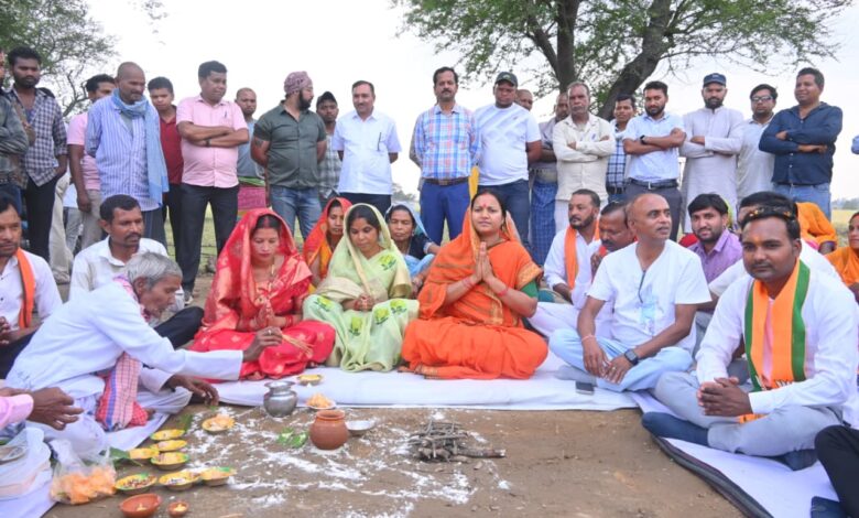 मंत्री श्रीमती लक्ष्मी राजवाड़े ने 3.80 करोड़ रूपए की सड़क निर्माण कार्य का किया शुभारंभ….