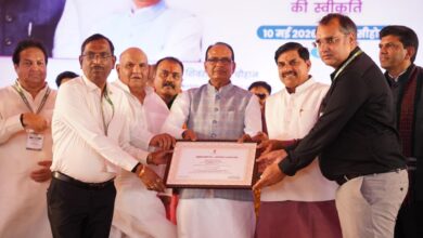 छत्तीसगढ़ का राष्ट्रीय गौरव : प्रधानमंत्री ग्राम सड़क योजना के उत्कृष्ट रखरखाव में देश में मिला दूसरा स्थान, केंद्रीय मंत्री शिवराज सिंह चौहान ने रजत जयंती समारोह में राज्य को किया सम्मानित….
