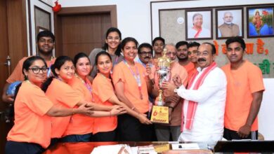 उप मुख्यमंत्री अरुण साव से फेडरेशन कप मिक्स्ड नेटबॉल चैंपियनशिप में रजत पदक जीतने वाले खिलाड़ियों ने की मुलाकात….