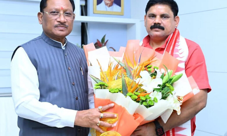 मुख्यमंत्री विष्णुदेव साय से केंद्रीय कोयला एवं खान राज्य मंत्री सतीश चंद्र दुबे ने की सौजन्य मुलाकात…