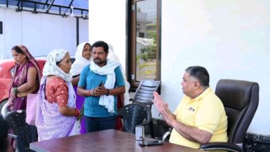 जनदर्शन में मंत्री राजेश अग्रवाल ने सुनीं जनसमस्याएं, त्वरित निराकरण के दिए निर्देश…. जनदर्शन में मंत्री राजेश अग्रवाल ने सुनीं जनसमस्याएं, त्वरित निराकरण के दिए निर्देश….