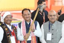 लाल किला मैदान से गूंजा जनजातीय गौरव का स्वर, राष्ट्रीय जनजाति सांस्कृतिक समागम में मुख्यमंत्री विष्णुदेव साय बोले – जनजातीय समाज दुनिया को सिखा सकता है प्रकृति संग विकास…..