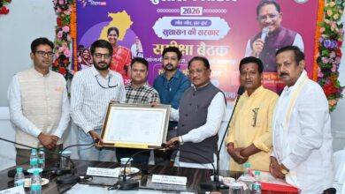 वनांचल के लोगों को बड़ी सौगात, धरमजयगढ़ के गंवरघुटरी में बनेगा 100 बिस्तरों का अत्याधुनिक बहुउद्देशीय अस्पताल, मुख्यमंत्री साय ने अजीम प्रेमजी फाउंडेशन को सौंपी भूमि आबंटन आदेश की प्रति…. वनांचल के लोगों को बड़ी सौगात, धरमजयगढ़ के गंवरघुटरी में बनेगा 100 बिस्तरों का अत्याधुनिक बहुउद्देशीय अस्पताल, मुख्यमंत्री साय ने अजीम प्रेमजी फाउंडेशन को सौंपी भूमि आबंटन आदेश की प्रति….
