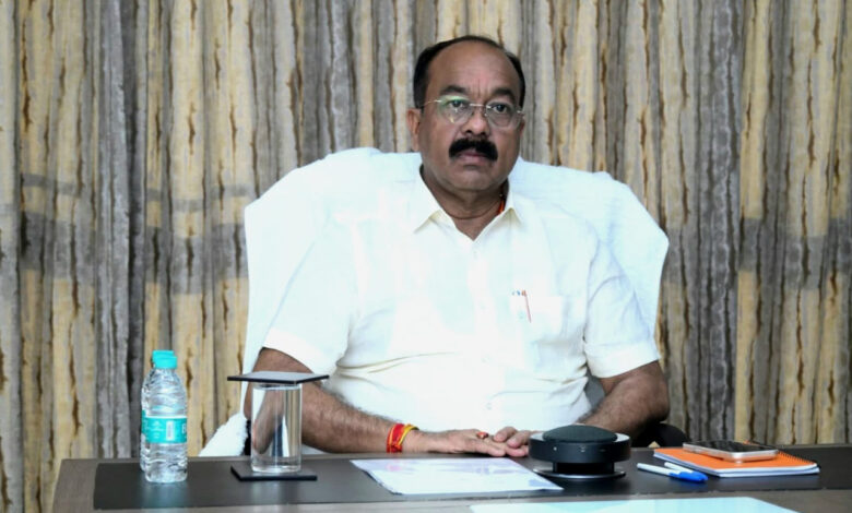पुलिस को मिली अत्याधुनिक मोबाइल फॉरेंसिक वैन, उप मुख्यमंत्री अरुण साव कार्यशाला में वर्चुअली हुए शामिल, फॉरेंसिक वैन को दिखाई हरी झंडी…. पुलिस को मिली अत्याधुनिक मोबाइल फॉरेंसिक वैन, उप मुख्यमंत्री अरुण साव कार्यशाला में वर्चुअली हुए शामिल, फॉरेंसिक वैन को दिखाई हरी झंडी….