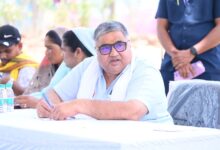 जनदर्शन में मंत्री राजेश अग्रवाल ने सुनी ग्रामीणों की समस्याएं, ग्राम हरिहरपुर में जनता से सीधा संवाद, त्वरित निराकरण के लिए अधिकारियों को दिए निर्देश….