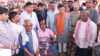 आकाशीय बिजली के हादसे के बाद टूटी उम्मीद, समाधान शिविर ने फिर जगाया जीवन का विश्वास, राजस्व मंत्री वर्मा के हाथों मिली मोटराइज्ड ट्राईसाइकिल…. आकाशीय बिजली के हादसे के बाद टूटी उम्मीद, समाधान शिविर ने फिर जगाया जीवन का विश्वास, राजस्व मंत्री वर्मा के हाथों मिली मोटराइज्ड ट्राईसाइकिल….
